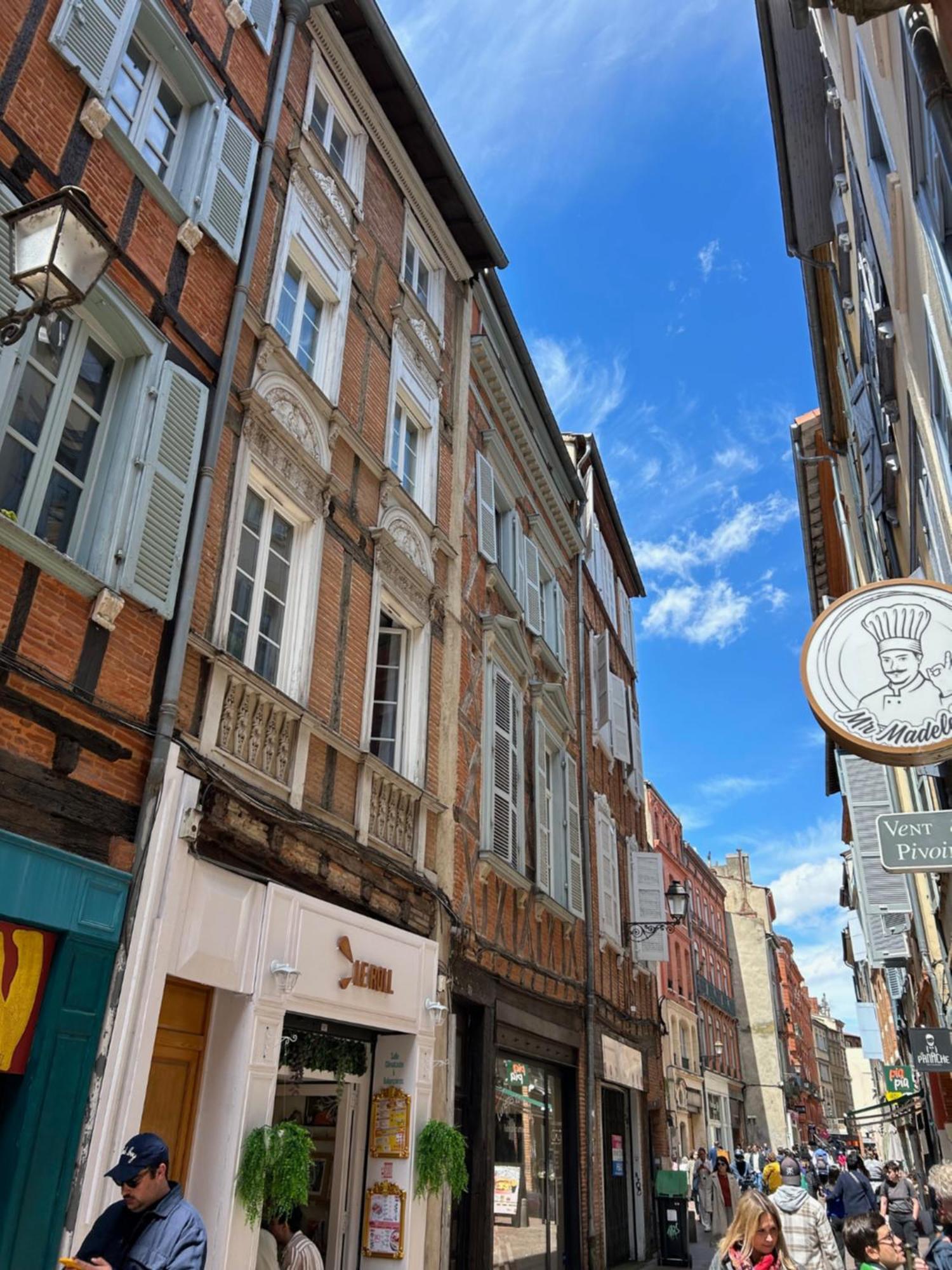 Au Charme Des Carmes - T1 Sur Cour - Metro A & B Apartment Toulouse Exterior photo