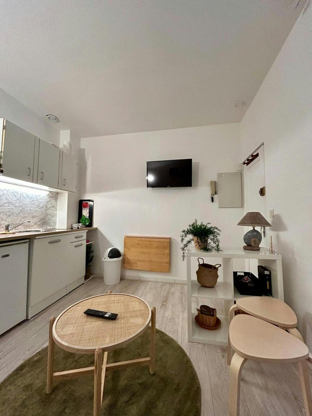 Au Charme Des Carmes - T1 Sur Cour - Metro A & B Apartment Toulouse Exterior photo